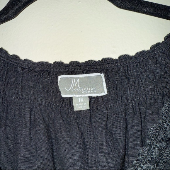 JM Collection | Black V-Neck Short Sleeve Blouse - Picture 3 of 4